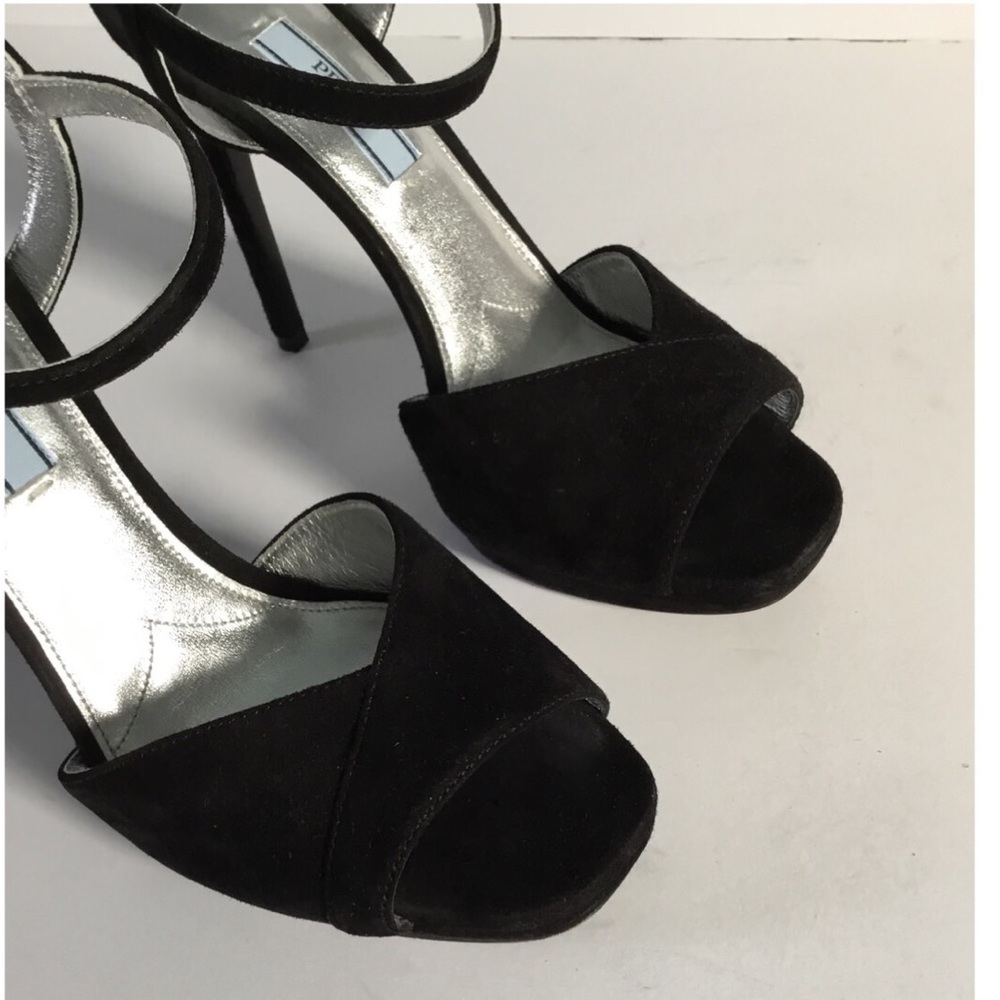 PRADA - Picture 5 of 8